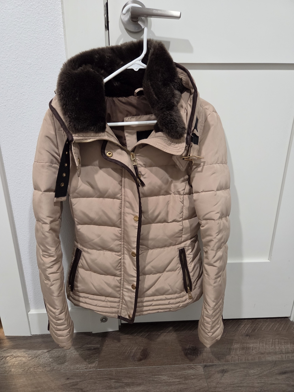 Women's Beige Puffer Jacket with Contrast Trim